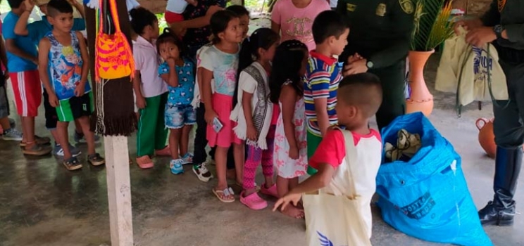 Pacifico- Comunidad Embera Chami del sector la Delfina y comunidad Nueva Esperanza